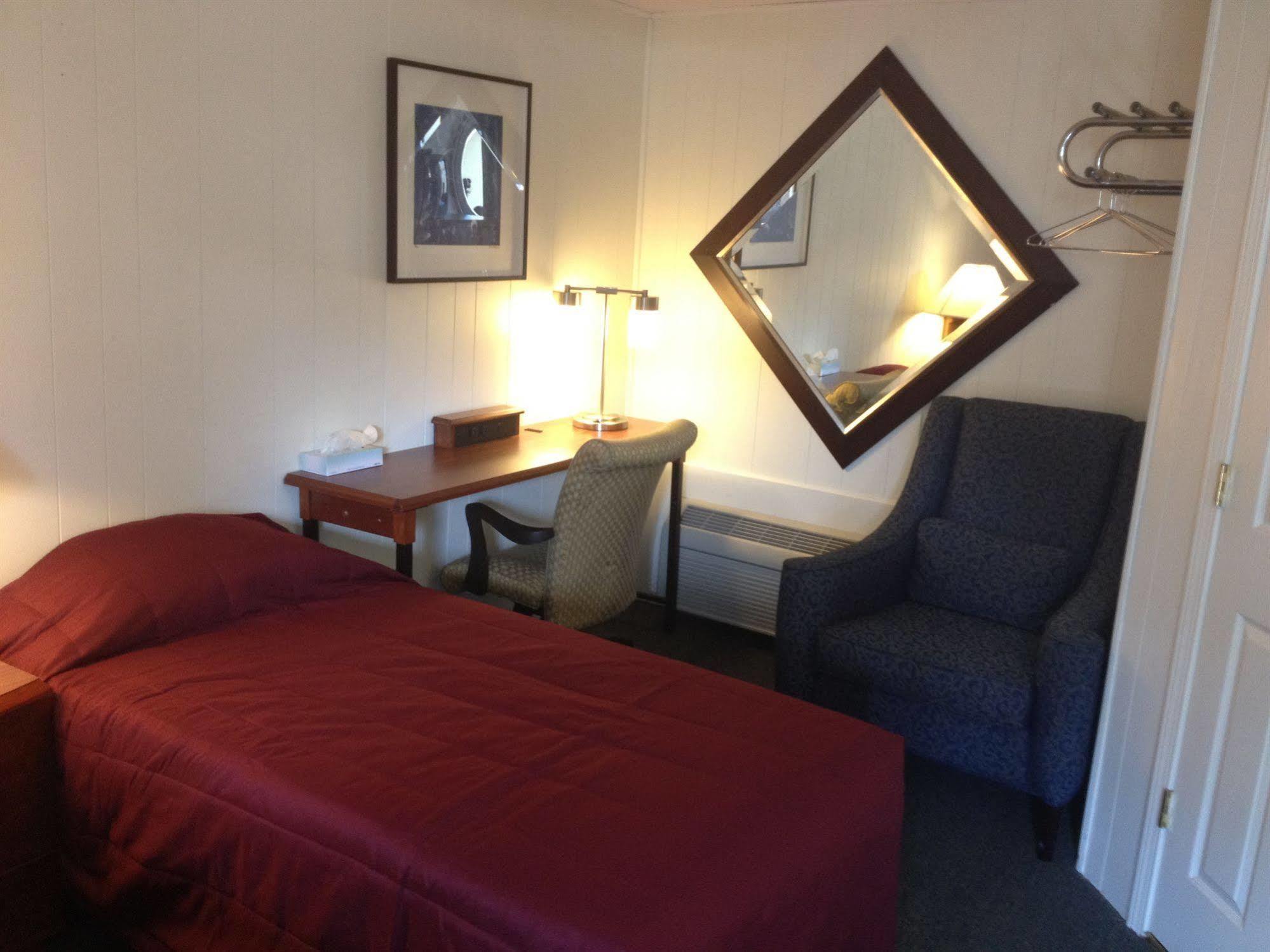 Motel Montreal Озеро Джордж Экстерьер фото
